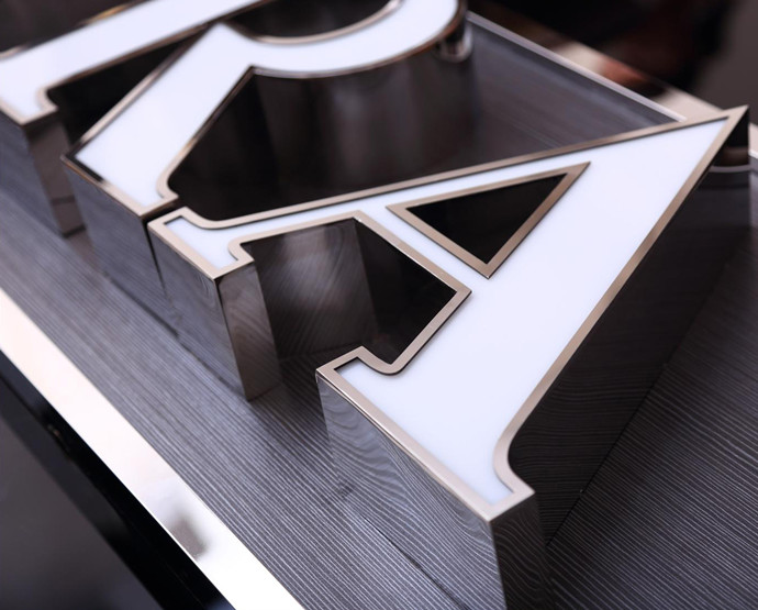 亞克力水晶發(fā)光字廠(chǎng)家